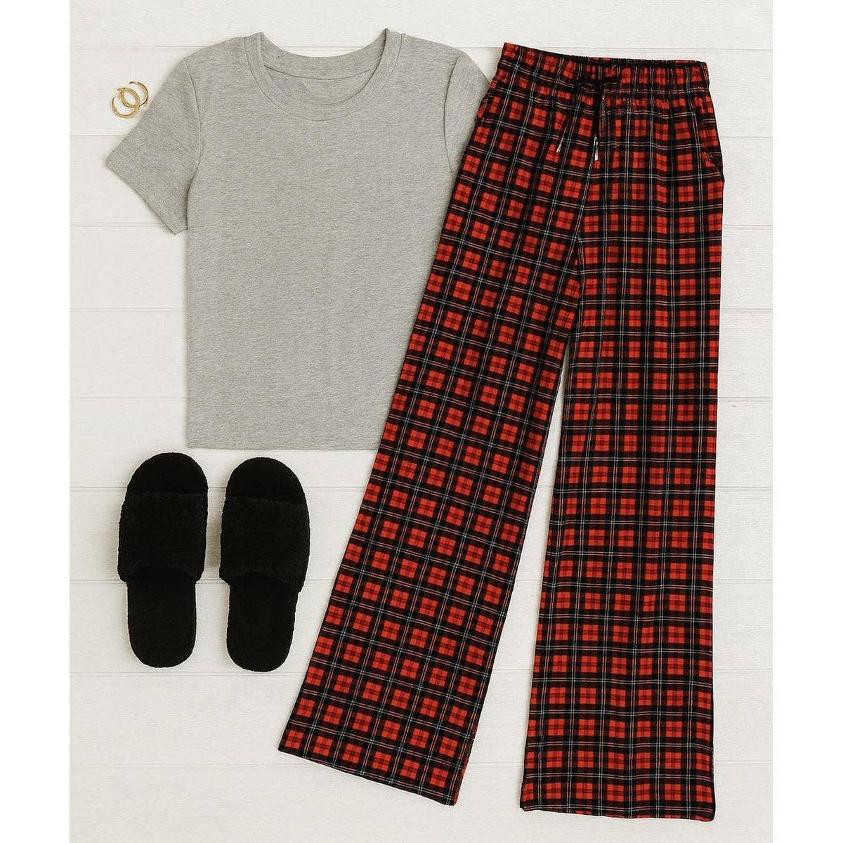 Julia Rose Noelle Plaid Pajama Pants with pockets and drawstring waist. Buttery soft plaid pajama pants for women by Julia Rose