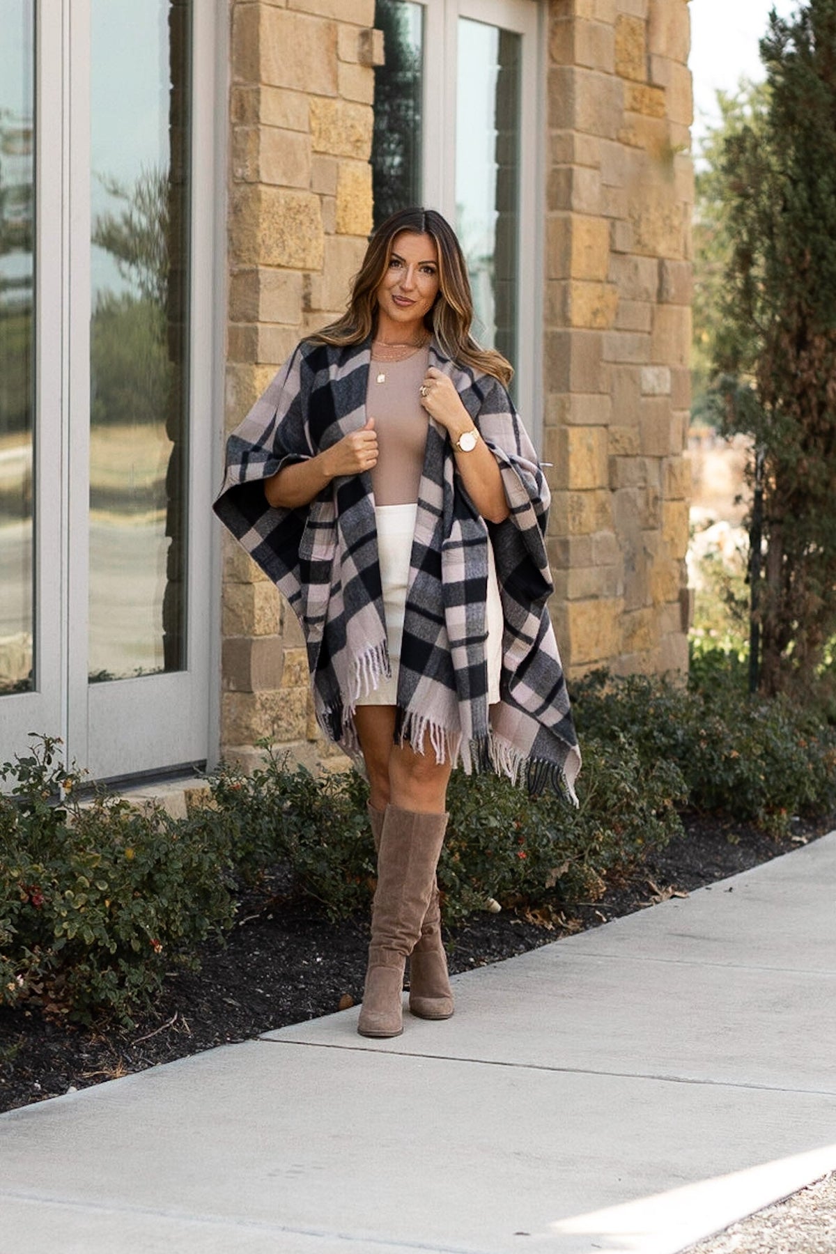 **Ready to Ship | The Isabella One Size Shawl/Ponchos