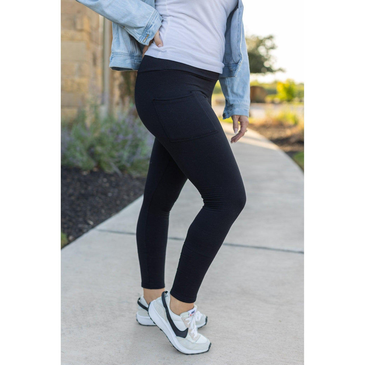 Black Full-Length Leggings with Pocket