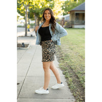 Buttery soft leopard print jogger skirt for women by Julia Rose. Julia Rose Liana Leopard 2.0 Jogger Skirt with pockets and waistband.