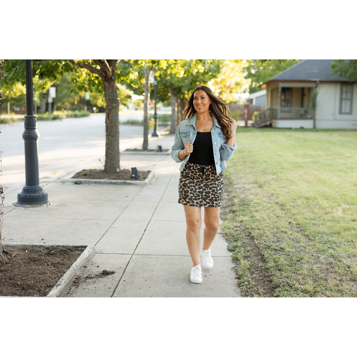 Buttery soft leopard print jogger skirt for women by Julia Rose. Julia Rose Liana Leopard 2.0 Jogger Skirt with pockets and waistband.