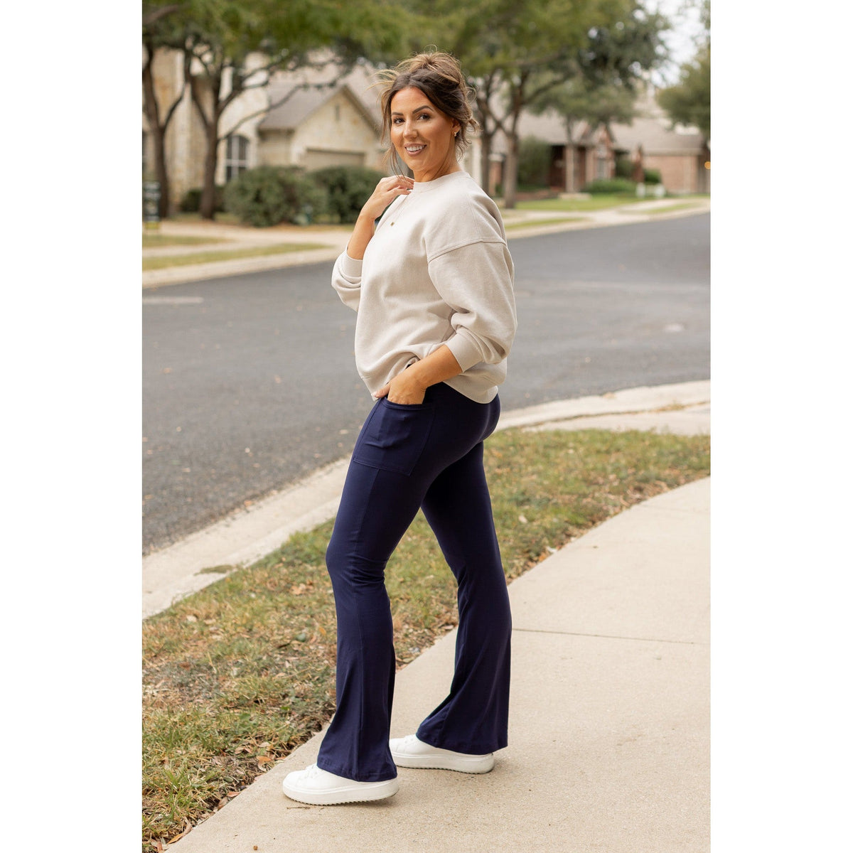 The Mila - 30"  NAVY Bootcut Leggings with Pockets*