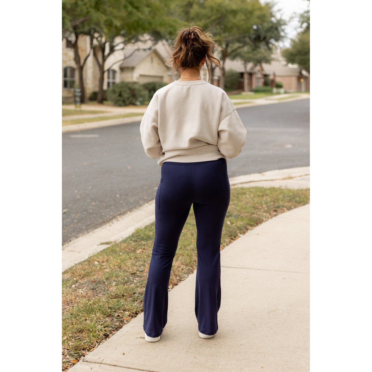 Full length navy bootcut leggings with side pockets Flattering women’s bootcut leggings in navy blue by Julia Rose