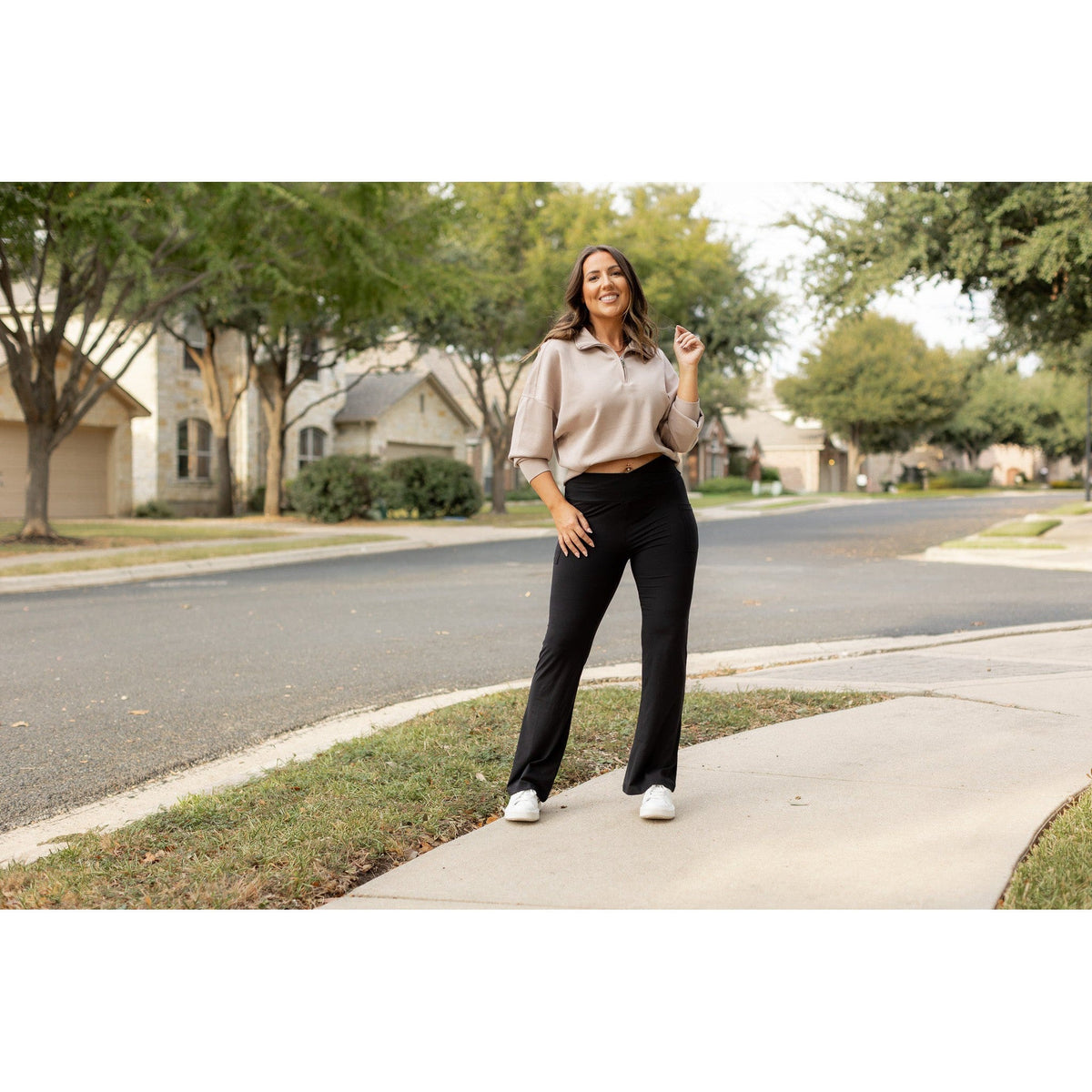 The Liz - Crossover 30"  Bootcut Leggings with Pockets