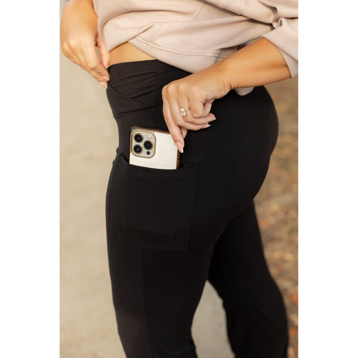 The Liz - Crossover 30"  Bootcut Leggings with Pockets