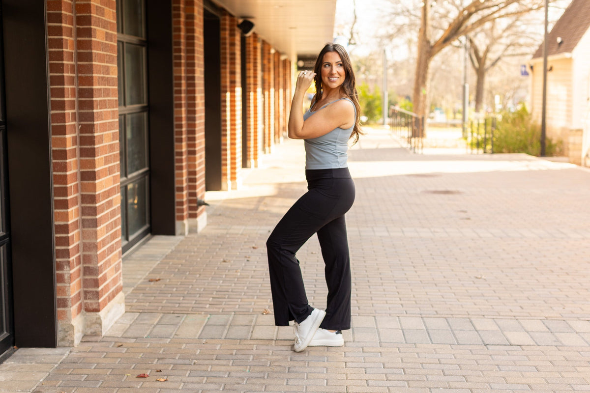 The Rachel - Relaxed Fit Black Leggings with Pockets