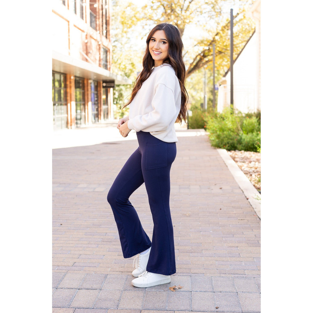 Full length navy bootcut leggings with side pockets Flattering women’s bootcut leggings in navy blue by Julia Rose