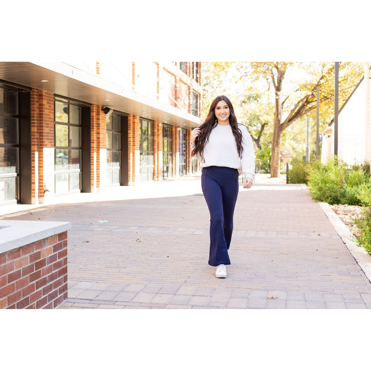 The Mila - 30"  NAVY Bootcut Leggings with Pockets*