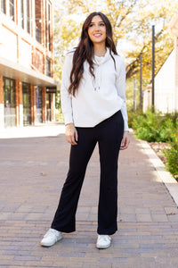 The Liz - Crossover 30"  Bootcut Leggings with Pockets