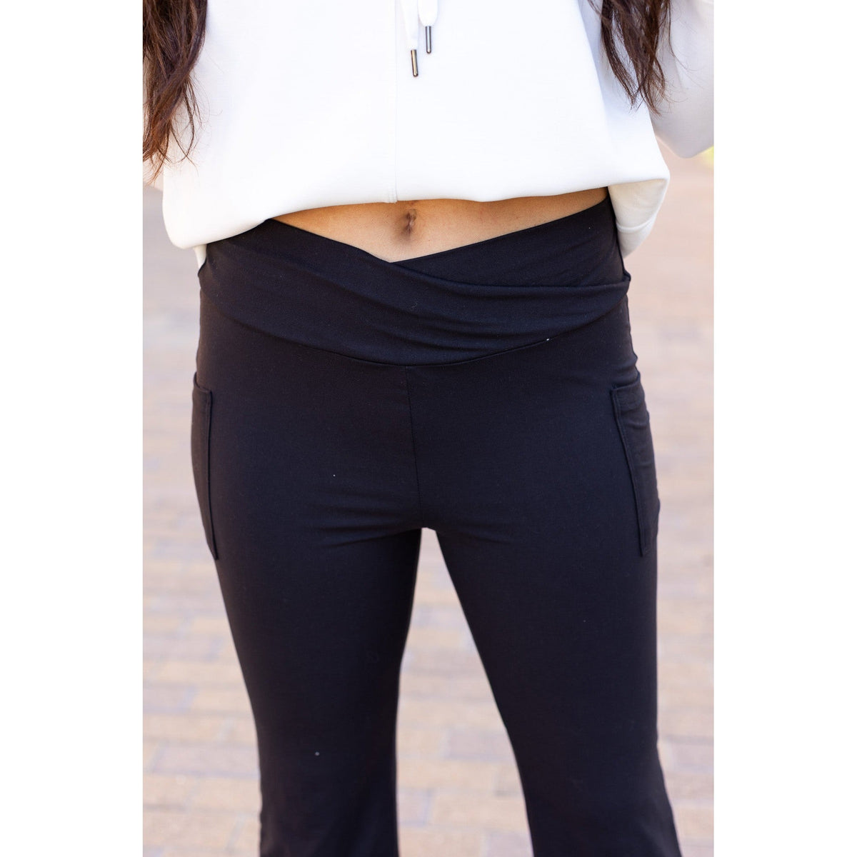 The Liz - Crossover 30"  Bootcut Leggings with Pockets Round 2