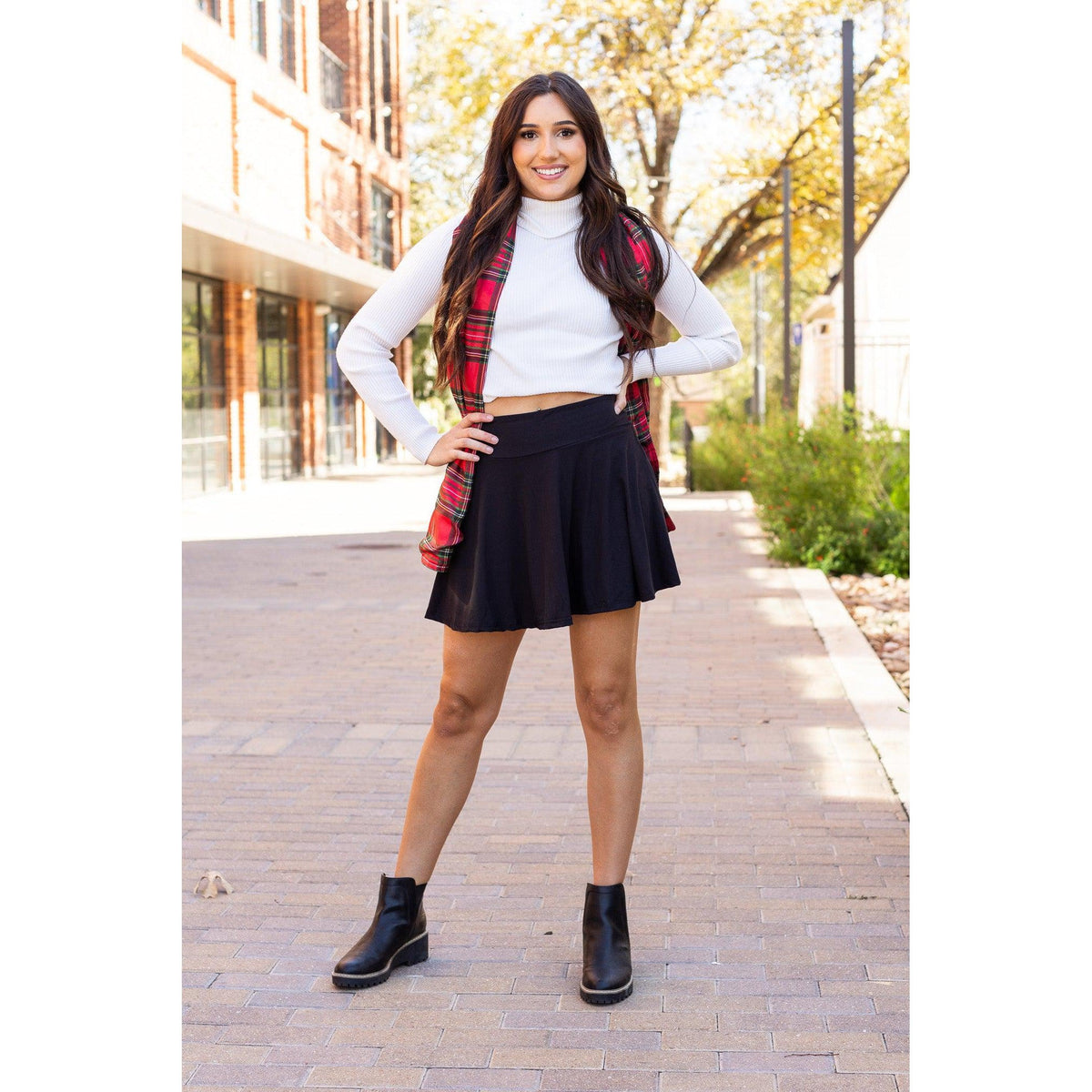 Julia Rose The Brielle black skort, Women wearing black skort with built-in shorts