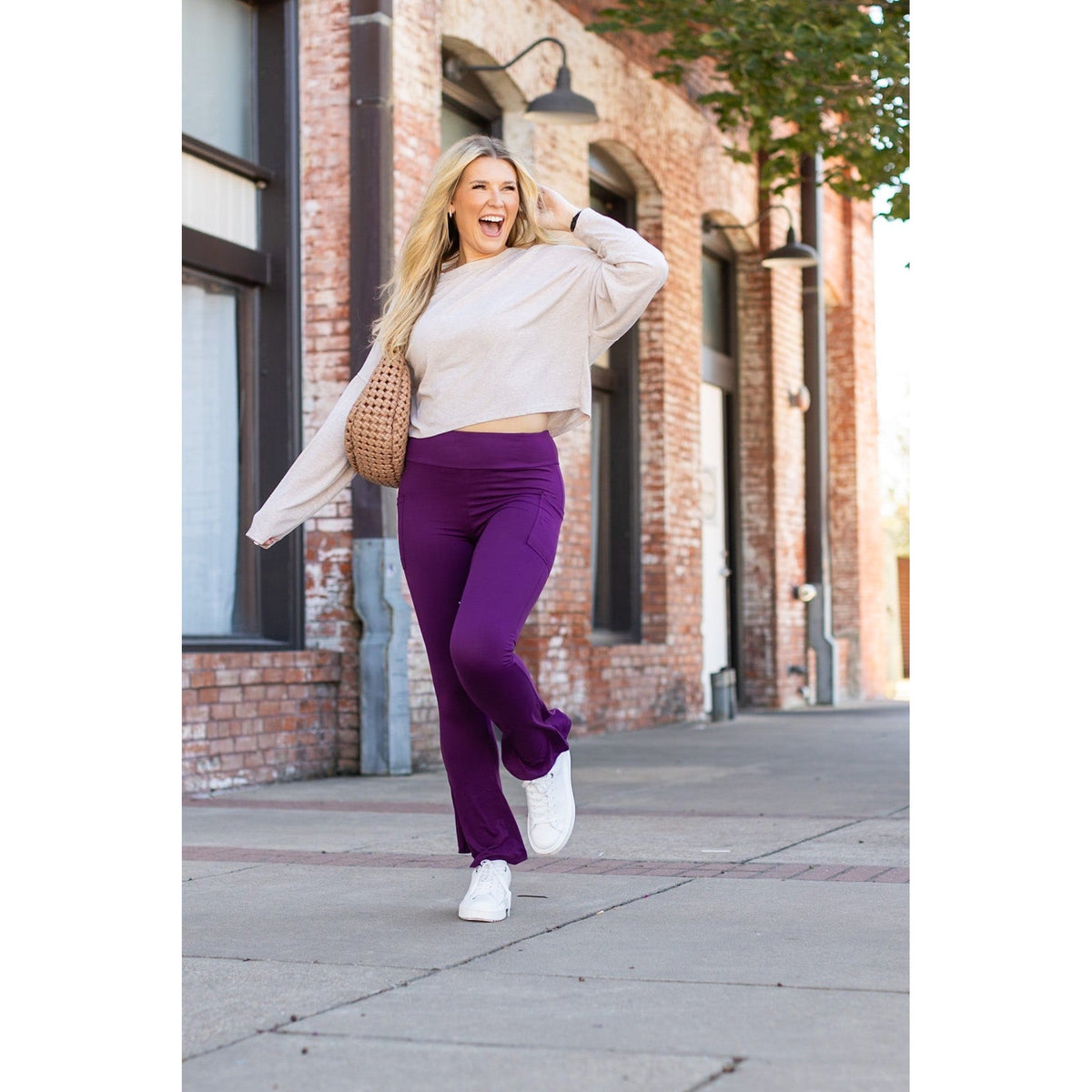 Purple flare yoga pants by Julia Rose
Stretchy high waist purple leggings with pockets and flared leg