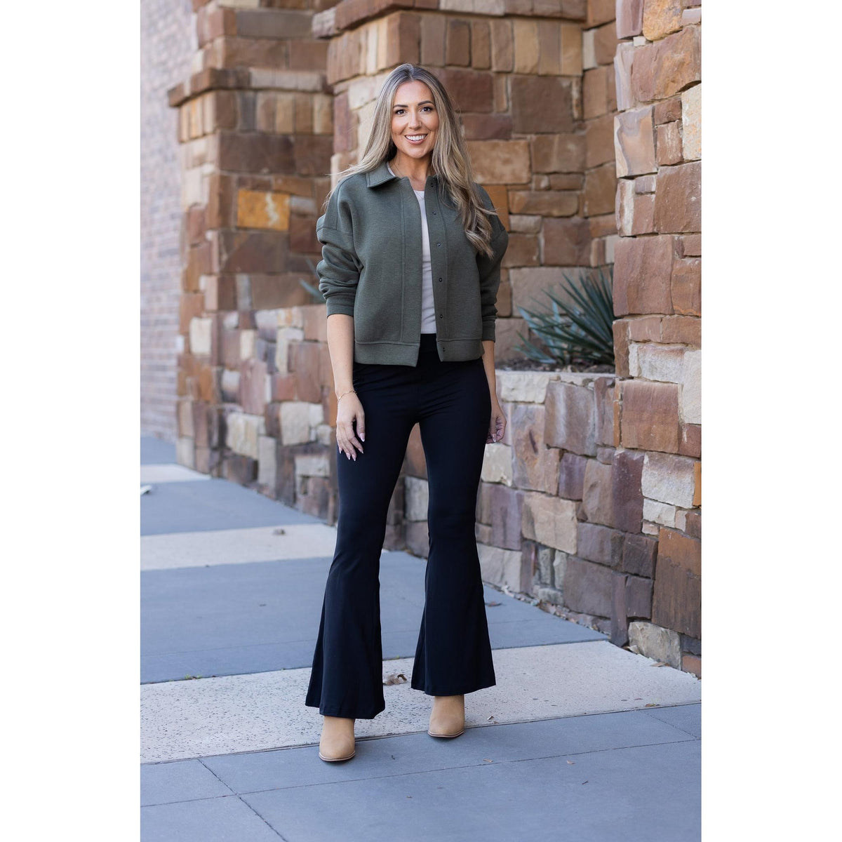 Ready to Ship | The Natalie Black Super Flare Leggings