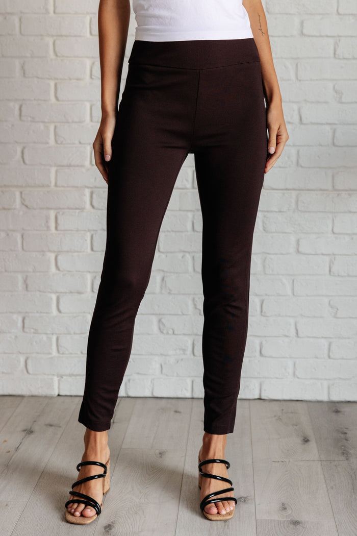 Magic Skinny 28" Pants in Chocolate